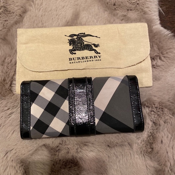 Burberry wallet SOLD - Picture 3 of 5